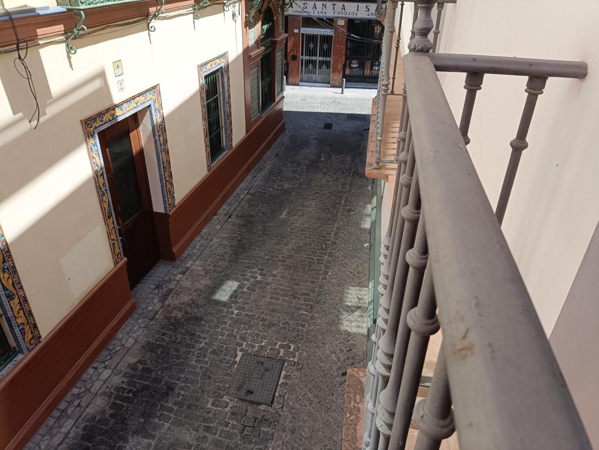Apartamentos Luxury Puente De Triana Seville Exterior photo