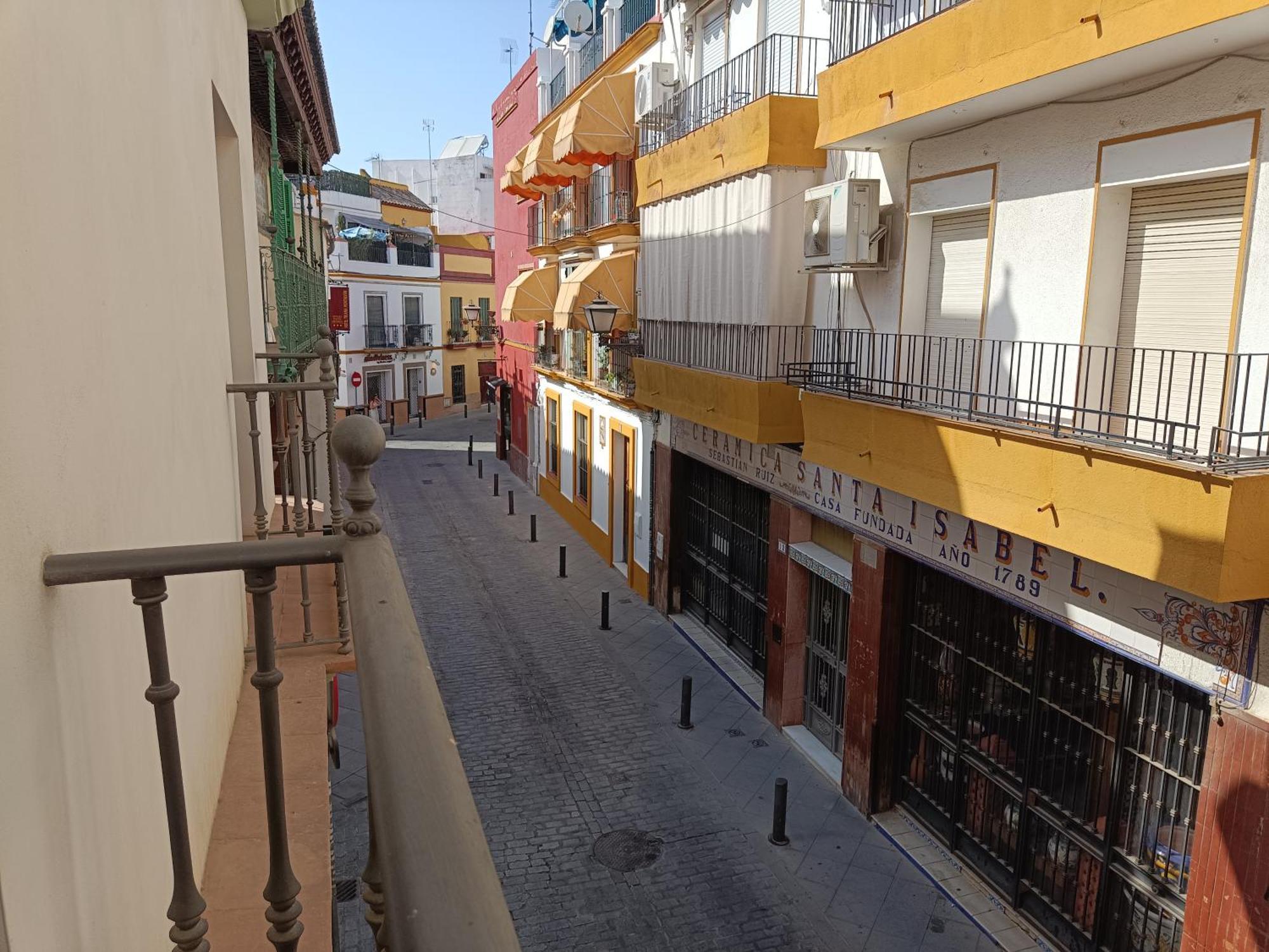 Apartamentos Luxury Puente De Triana Seville Exterior photo