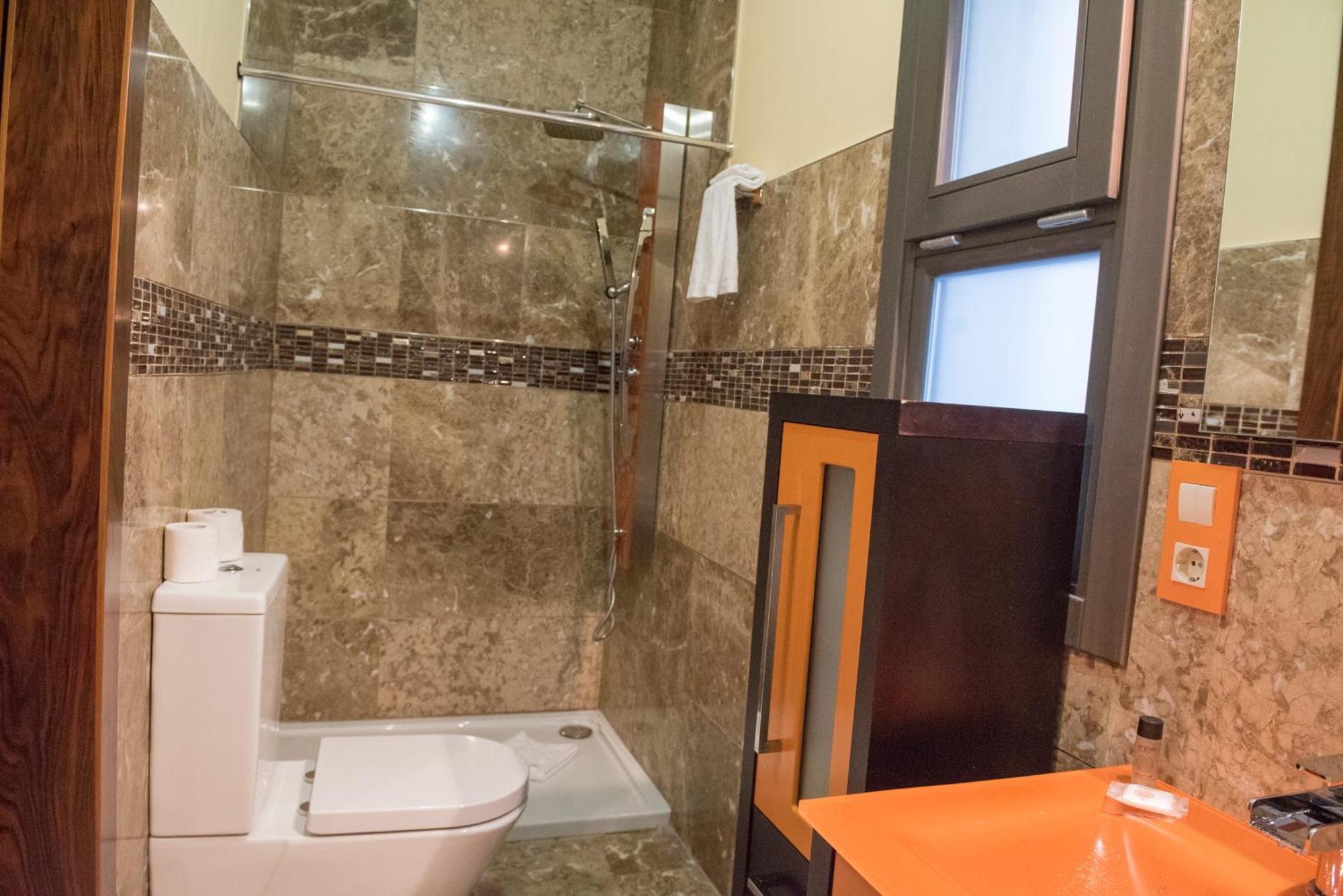 Apartamentos Luxury Puente De Triana Seville Exterior photo