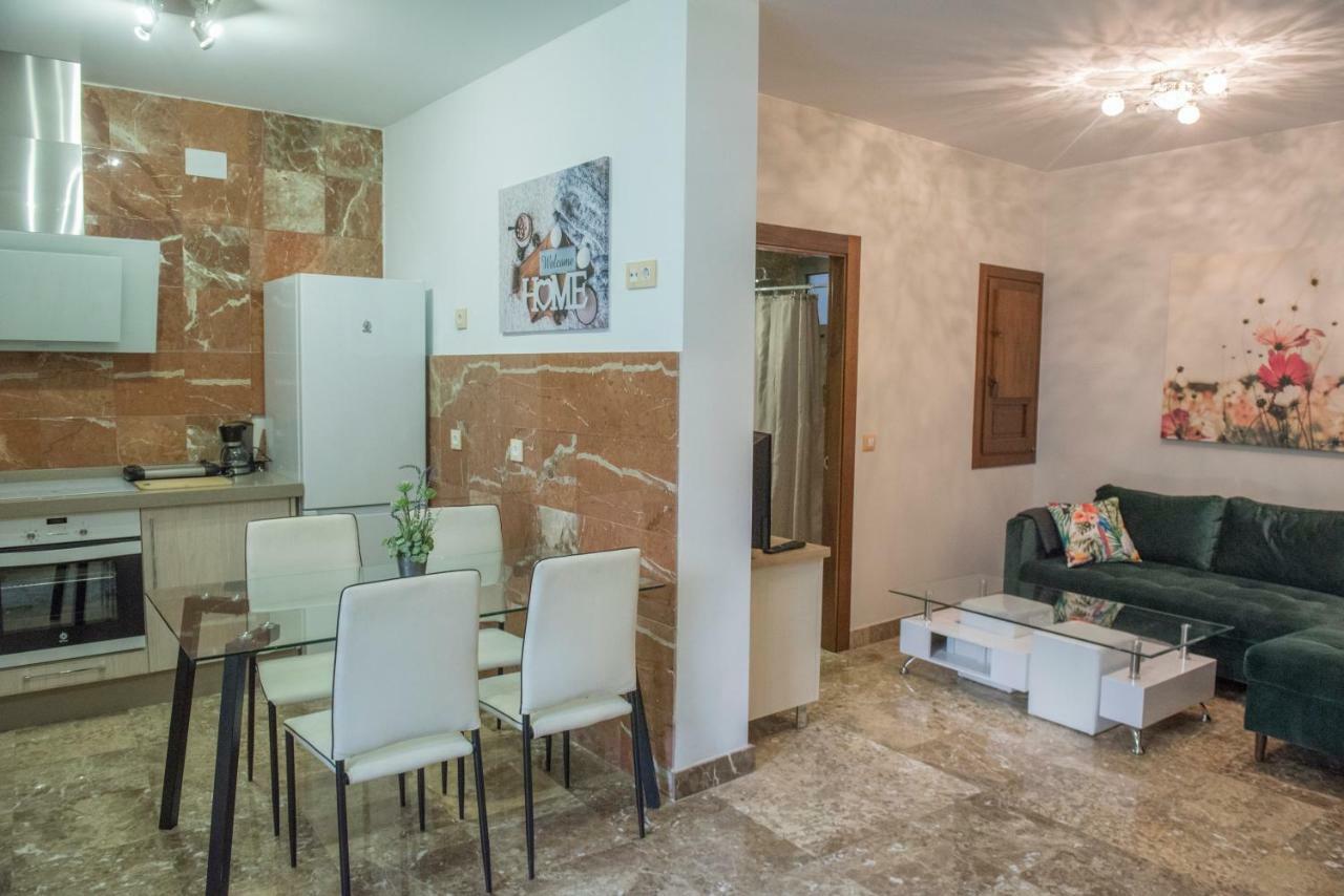 Apartamentos Luxury Puente De Triana Seville Exterior photo