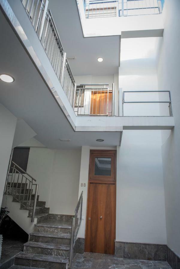 Apartamentos Luxury Puente De Triana Seville Exterior photo