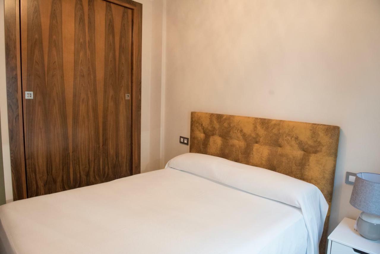 Apartamentos Luxury Puente De Triana Seville Exterior photo